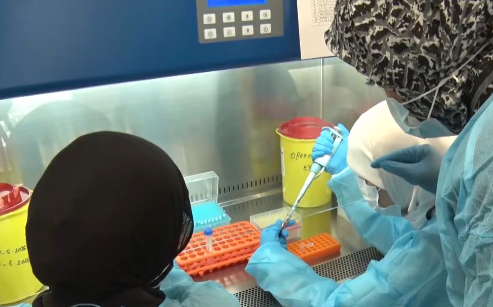 مؤسسة وارث الدولية وبالتعاون مع جامعة السبطين تقيم برنامجا تدريبيا يستهدفُ الأطبّاءَ المختبريِّينَ وطلبةَ الدراساتِ العليا