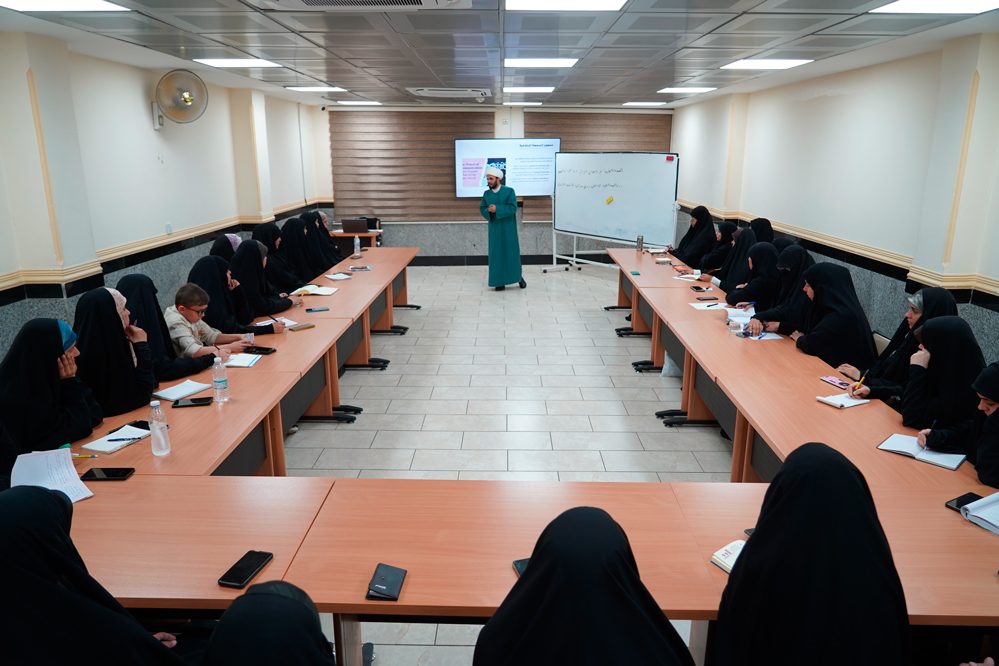 معهد اديبات الطف للثقافة والفنون التابع للعتبة الحسينية يواصل تنفيذ برنامجه التدريبي الخاص بشهري محرم الحرام وصفر الخير