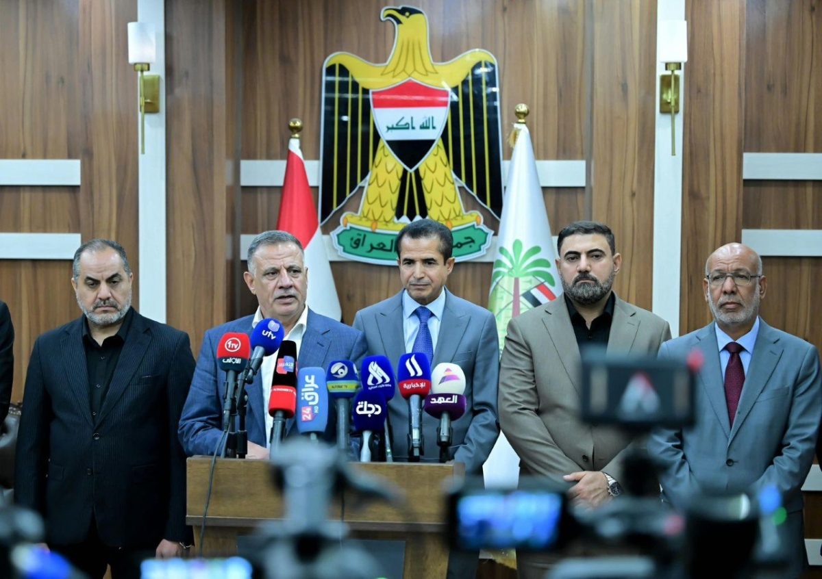 وزير الموارد المائية يجري زيارة لمحافظة ذي قار للوقوف على الواقع المائي فيها وتأمين حصصها الإروائية