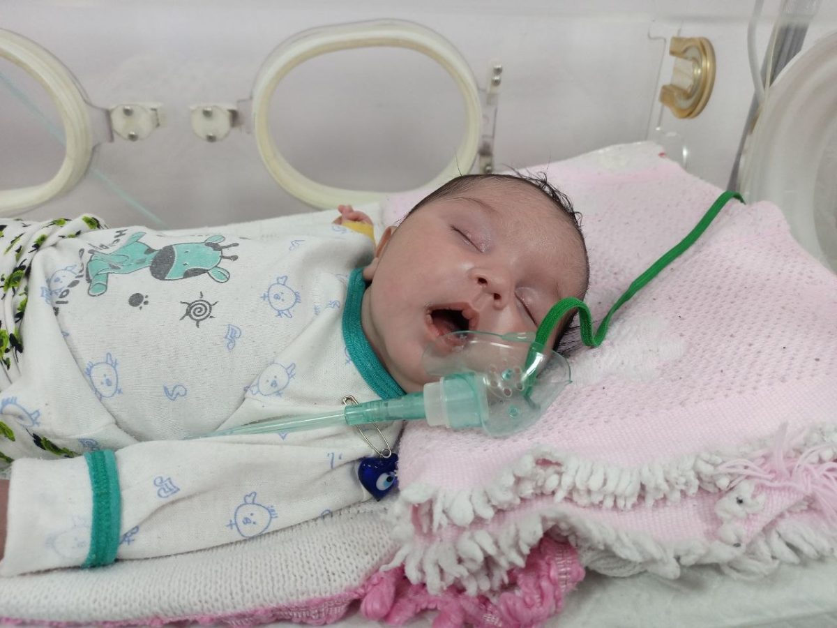 ممثل المرجعية الدينية العليا يوعز بإنقاذ طفلة حديثة الولادة تعاني من نزف شديد الخطورة