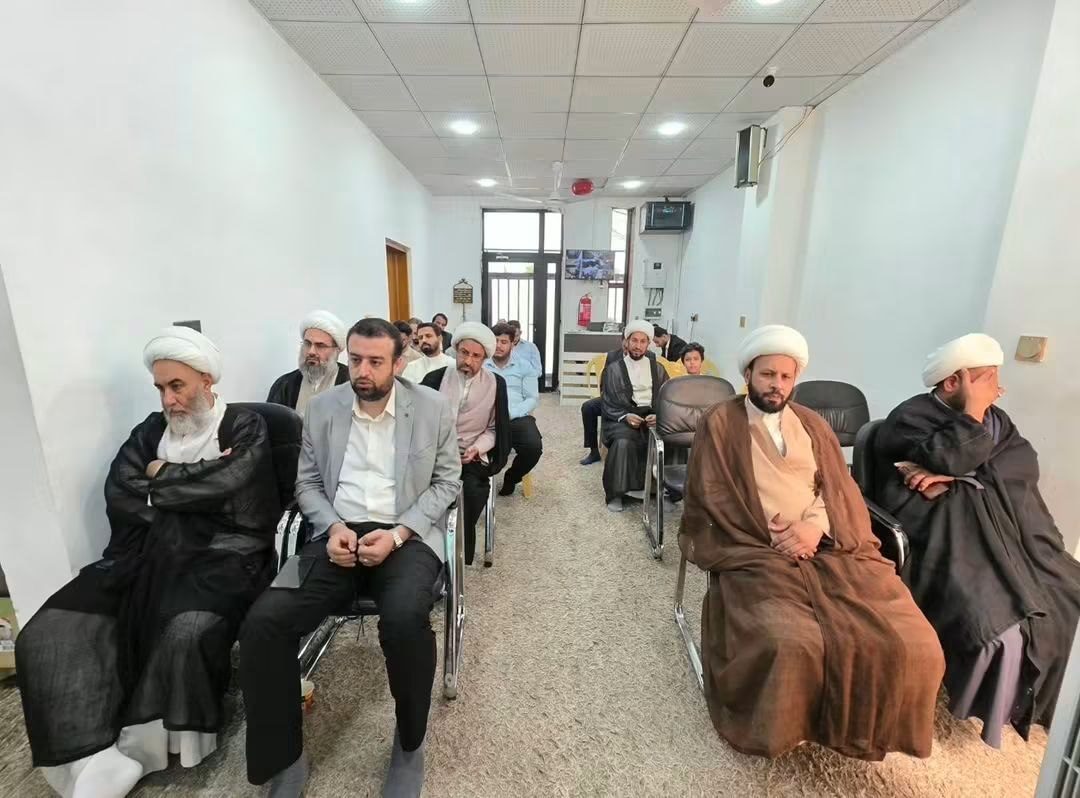مؤسسة الخلق العظيم التابعة إلى العتبة الحسينية في النجف الأشرف تنظم ندوة علمية تناولت قراءة في كتاب فقه الأخلاق