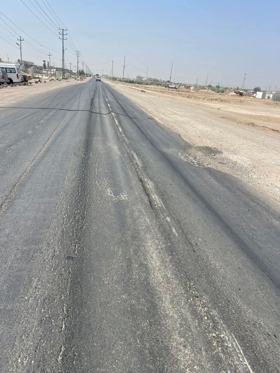 طريق كوت - بدرة يعاني التكسرات وتأخر إنجاز الممر الثاني وسط تزايد الحوادث المرورية