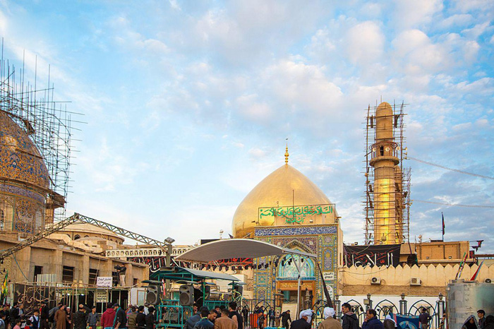 جموع المؤمنين تحي في سامراء المقدسة ذكرى استشهاد الامام الحسن العسكري عليه السلام..