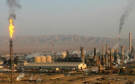 وزارة النفط توقع عقود دولية لتنفيذ مشاريع جديدة بحقل القيارة النفطي