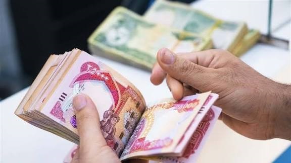 خبير اقتصادي يوضح موقف العراق المالي: رواتب وصرفيات 2024 تتخطى 134 تريليون دينار