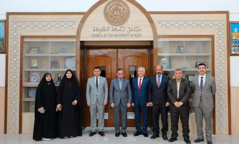 فريق بحثي من جامعة الكوفة يتوصل إلى تشخيص مرضا كان سببا بموت اشجار النخيل في محافظات الفرات الأوسط