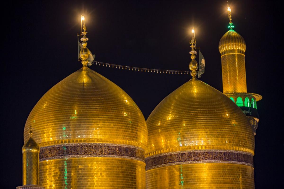 مدينة الكاظمية تشهد مراسم تبديل رايات الإمامين الكاظم والجواد عليهما السلام تزامنا مع ذكرى استشهاد الإمام محمد الجواد عليه السلام