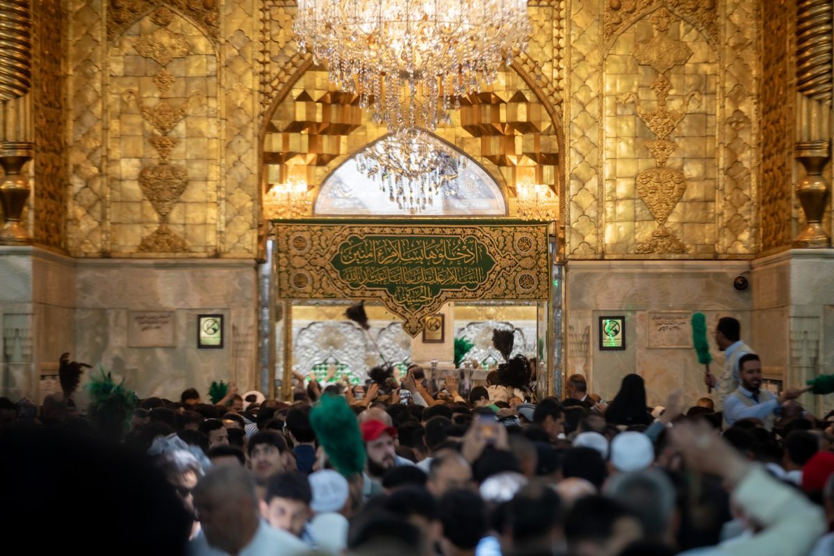 الملايين يحيون زيارة عرفة المباركة عند مرقد الإمام الحسين عليه السلام