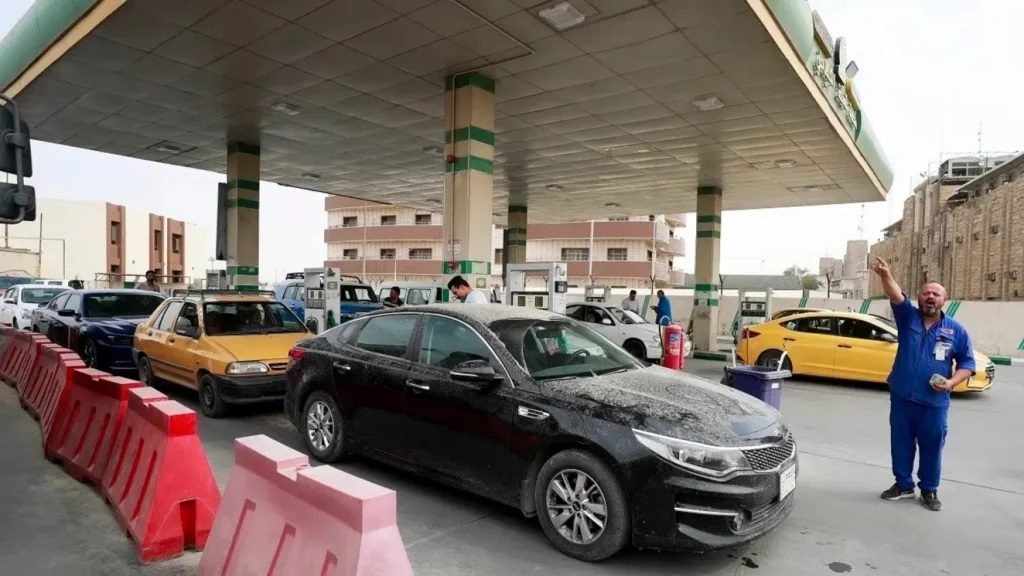 وزارة النفط تنفي وجود عمليات خلط لوقود البنزين بنوعيه العادي والمحسن لبيعه بأسعار مرتفعة للمواطنين.