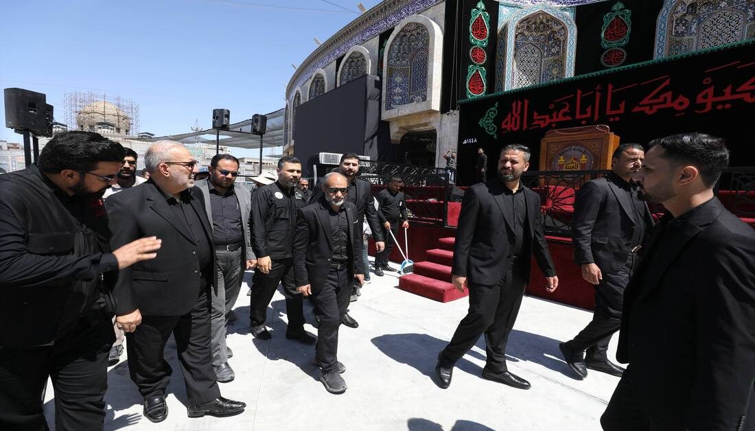 بالصور: الأمين العام للعتبة الحسينية يجري جولة ميدانية للاطلاع على آخر الاستعدادات الخاصة بمراسم تبديل راية قبة الإمام الحسين (عليه السلام)