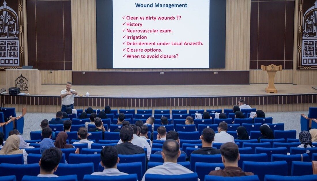 العتبةُ الحسينيةُ تنظمُ برنامجا تدريبيا لتأهيلِ طلبةِ طبِّ جامعةِ وارثِ الأنبياءِ من المتطوعينَ لخدمةِ زوارِ الأربعينَ