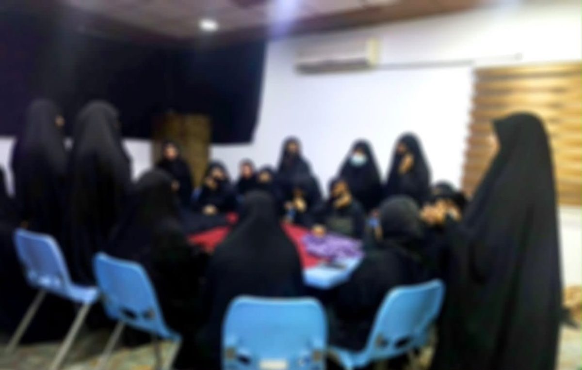 مركز الإرشاد الأسري في الديوانية يقيم برنامجا تدريبيا للمشاركات في دورة الخياطة