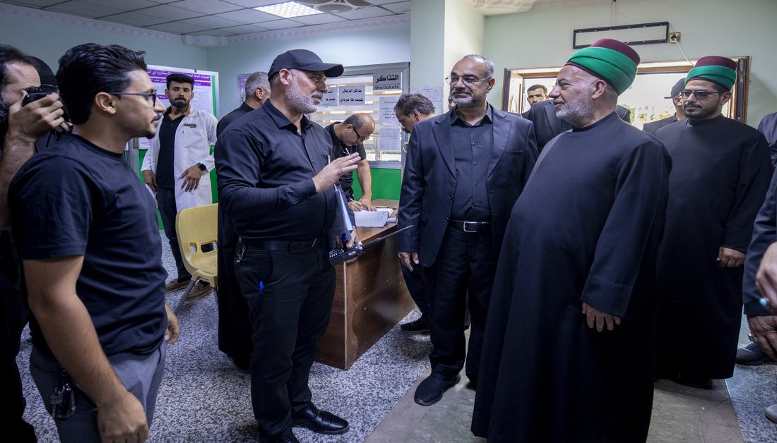 نائب الأمين العام للعتبة الحسينية يتابع ميدانيا جودة الخدمات المقدمة في مدينة الإمام الحسين (عليه السلام) للزائرين