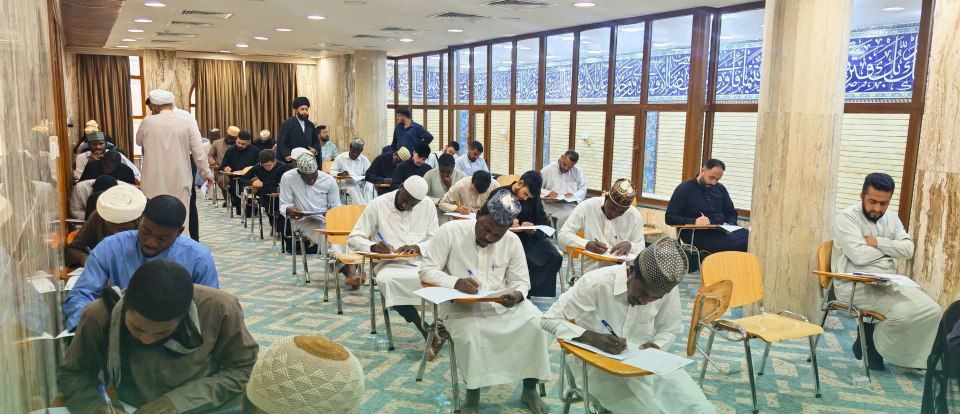 معهد وارث الأنبياء عليه السلام لإعداد المبلغين يباشر بامتحانات الدور الأول لطلبته