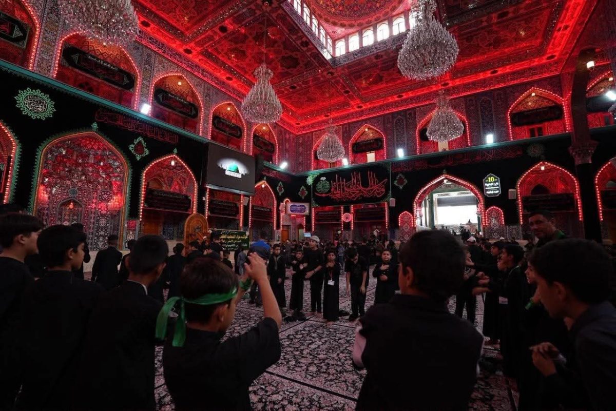 بالصور .. طلبة الدورات الصيفية يحيون ذكرى شهادة الرسول الأكرم صلى الله عليه وآله في الصحن الحسيني الشريف