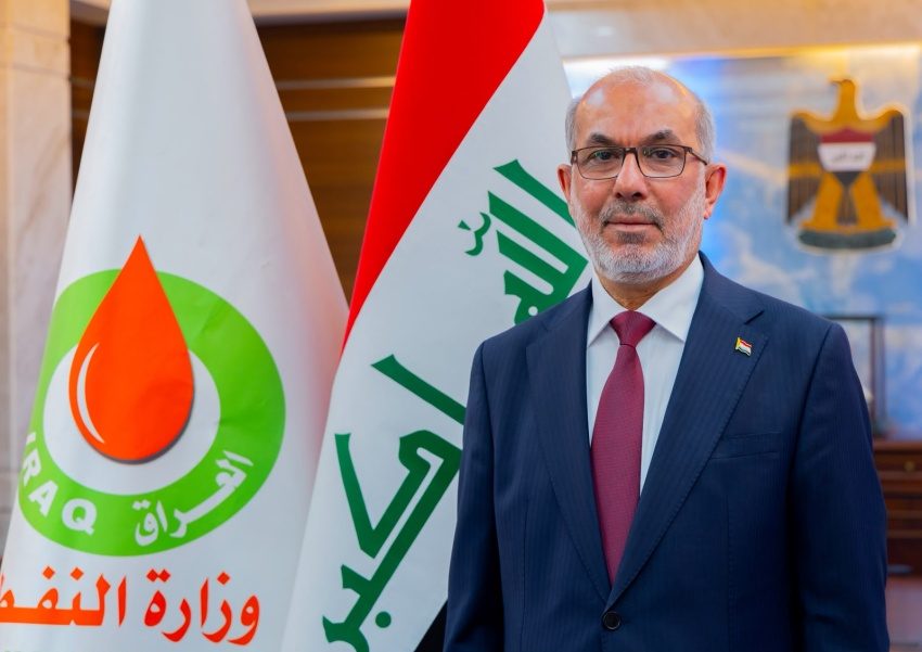 وزير النفط يدعو مسؤولي الوزارة الى توضيح حقائق النموذج الاقتصادي الجديد
