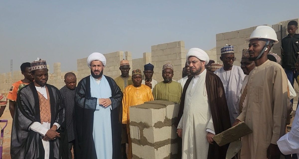 العتبة الحسينية المقدسة تضع حجر الاساس لمدرسة مدينة العلم في القارة الافريقية
