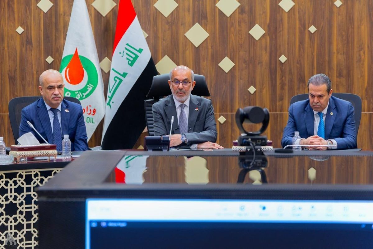 وزير النفط: تطوير حقول كركوك يهدف لإنتاج 450 ألف برميل نفط و500 ألف متر مكعب من الغاز يوميا